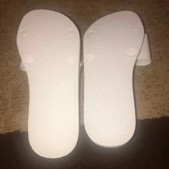 Old navy slides white sz 8 - Picture 2 of 3